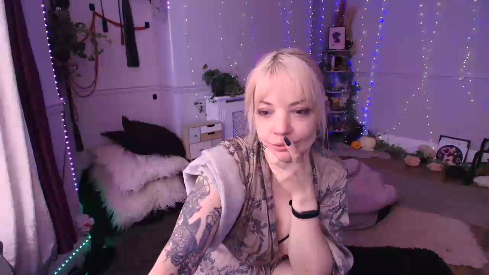 Gallery image thumbnail from LunaWolfie's myfreecams stream on, 07/02/2026, 10:53 image 3 of 20