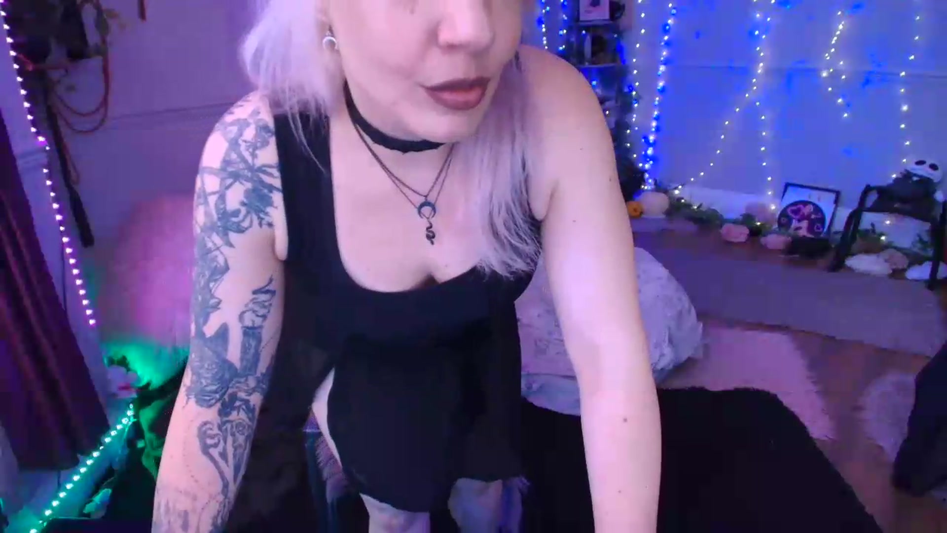 Gallery image thumbnail from LunaWolfie's myfreecams stream on, 07/06/2026, 16:52 image 9 of 20
