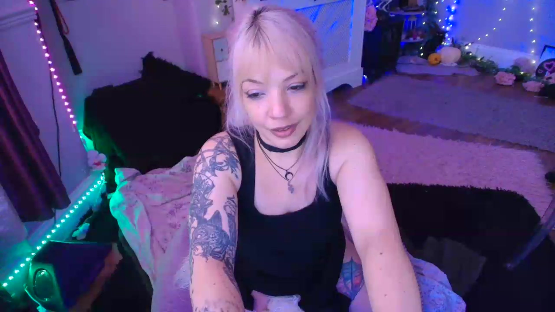 Gallery image thumbnail from LunaWolfie's myfreecams stream on, 07/06/2026, 18:05 image 20 of 20