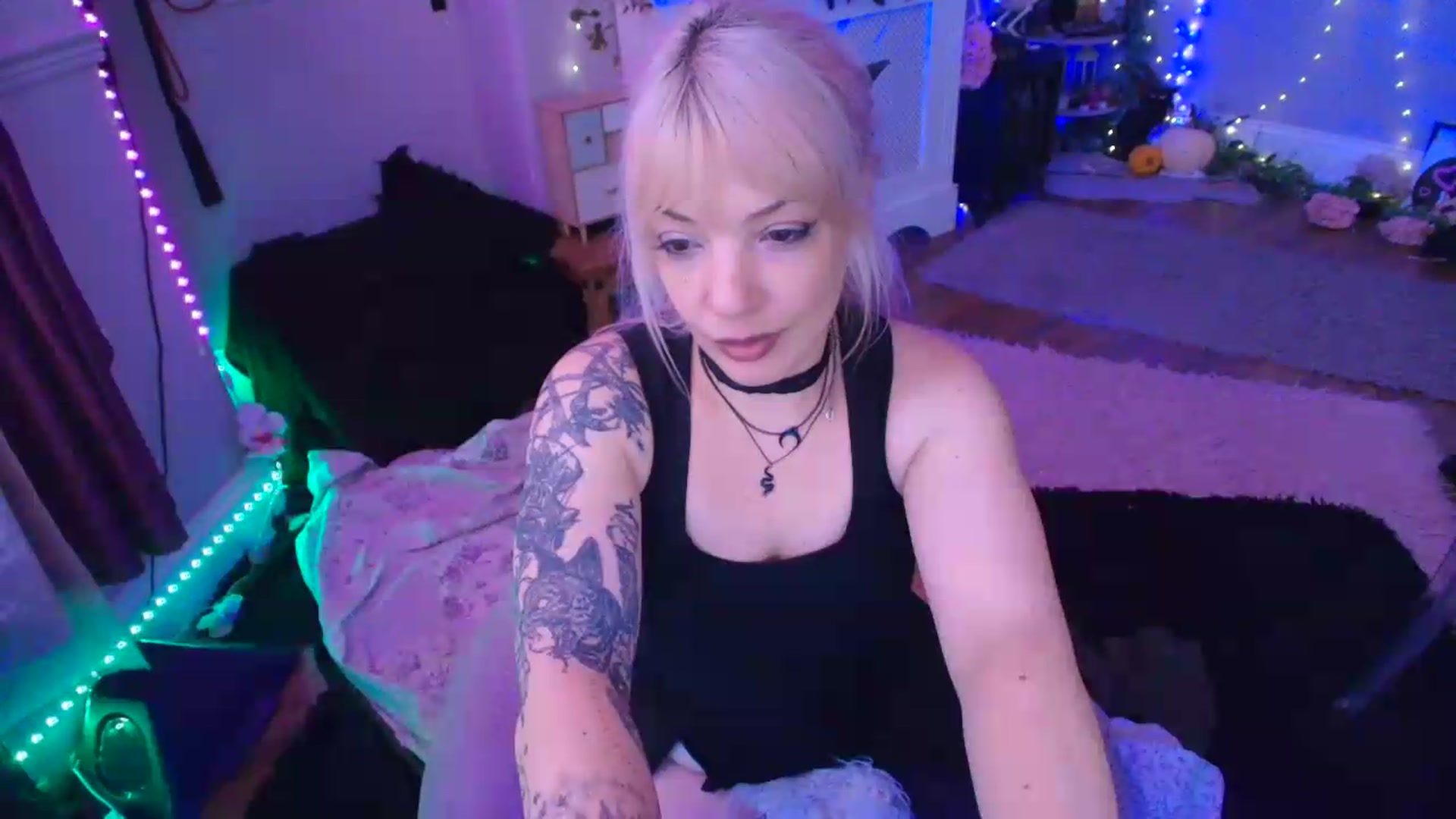Gallery image thumbnail from LunaWolfie's myfreecams stream on, 07/06/2026, 19:03 image 4 of 20