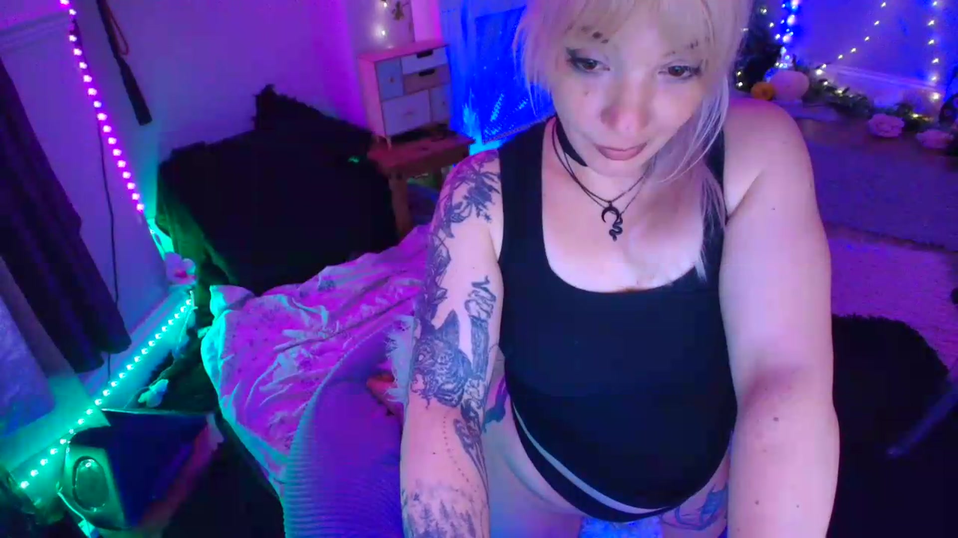 Gallery image thumbnail from LunaWolfie's myfreecams stream on, 07/06/2026, 21:06 image 11 of 20