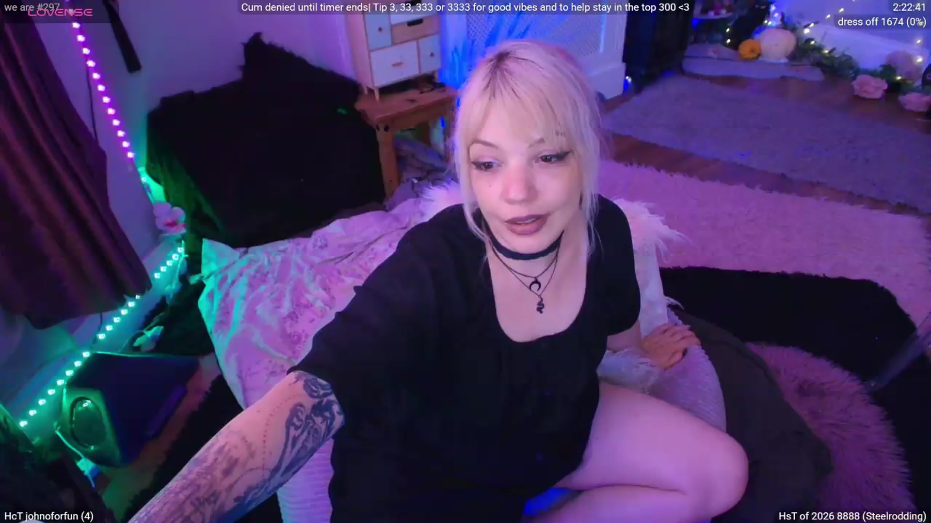 Gallery image thumbnail from LunaWolfie's myfreecams stream on, 07/07/2026, 18:37 image 7 of 20