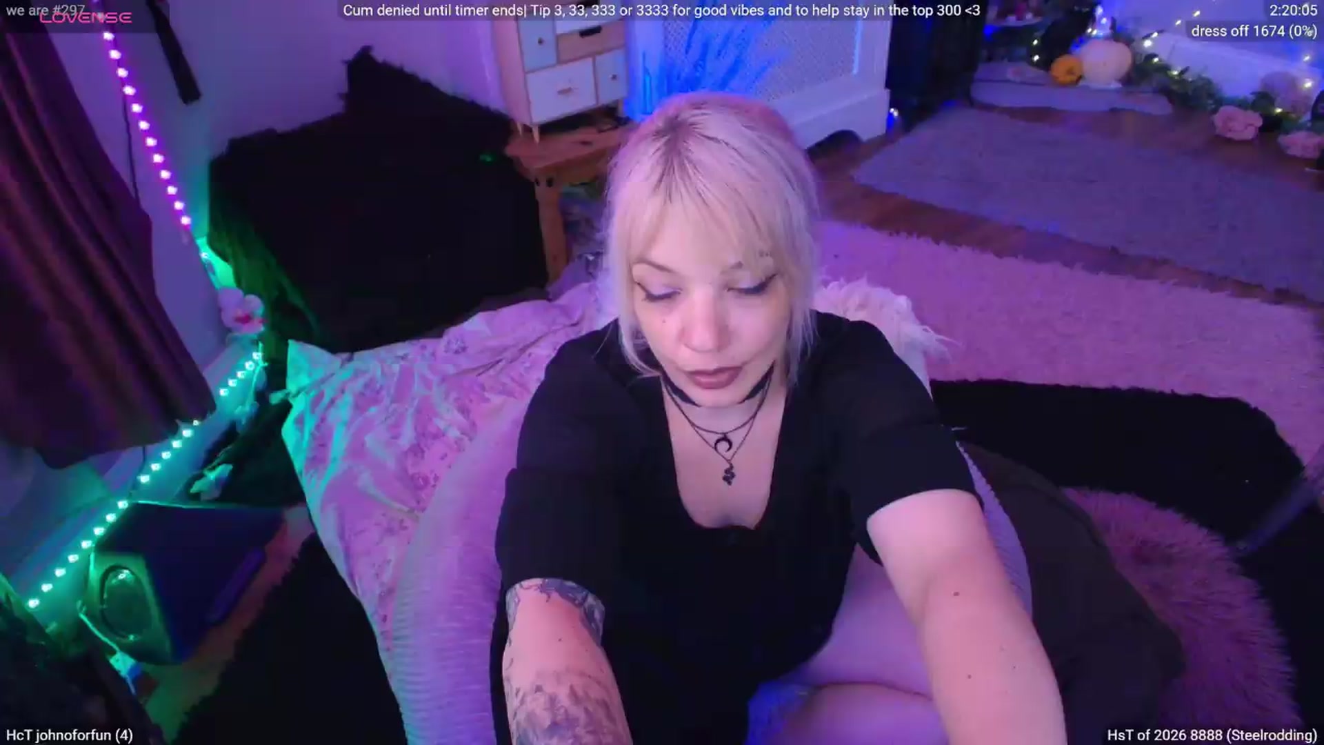 Gallery image thumbnail from LunaWolfie's myfreecams stream on, 07/07/2026, 18:37 image 11 of 20