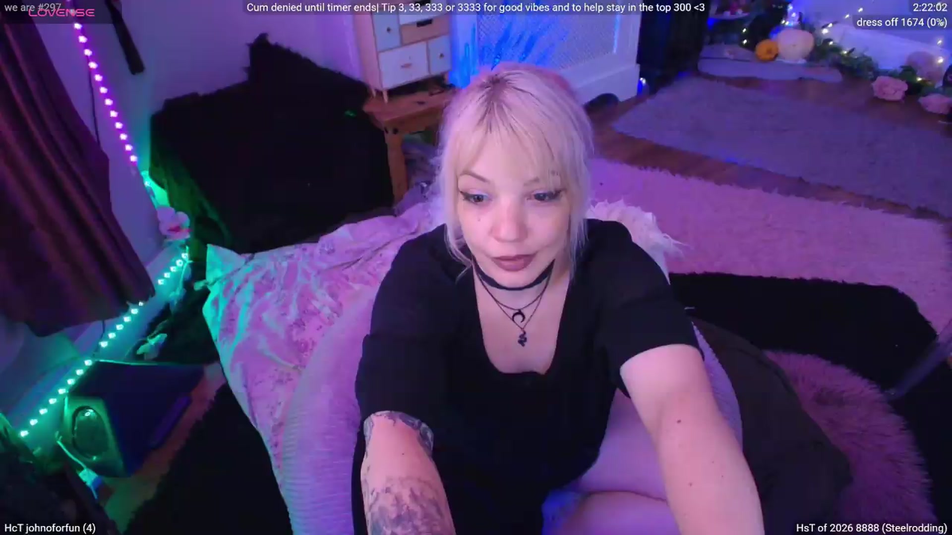 Gallery image thumbnail from LunaWolfie's myfreecams stream on, 07/07/2026, 18:37 image 8 of 20
