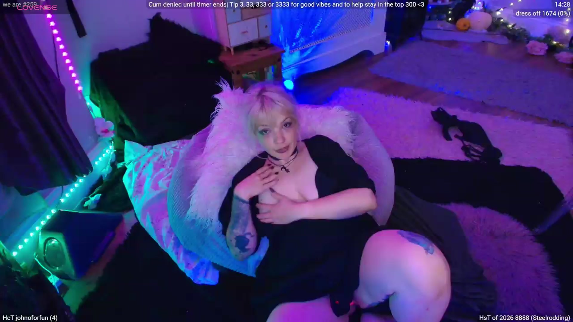 Gallery image thumbnail from LunaWolfie's myfreecams stream on, 07/07/2026, 21:10 image 9 of 20