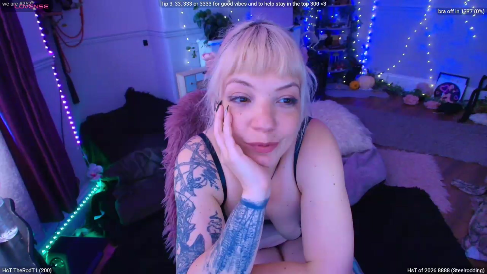Gallery image thumbnail from LunaWolfie's myfreecams stream on, 07/09/2026, 14:42 image 18 of 20