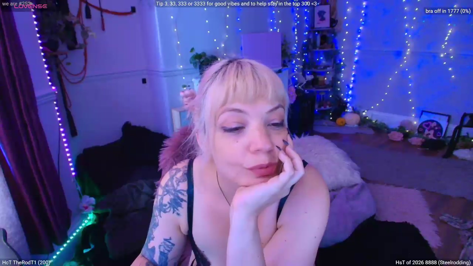 Gallery image thumbnail from LunaWolfie's myfreecams stream on, 07/09/2026, 14:42 image 16 of 20