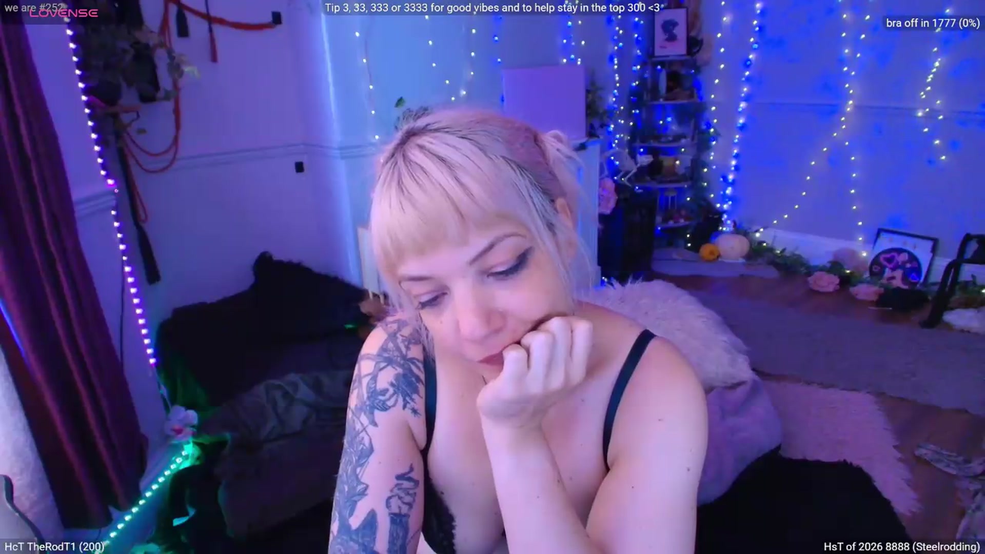 Gallery image thumbnail from LunaWolfie's myfreecams stream on, 07/09/2026, 14:42 image 2 of 20