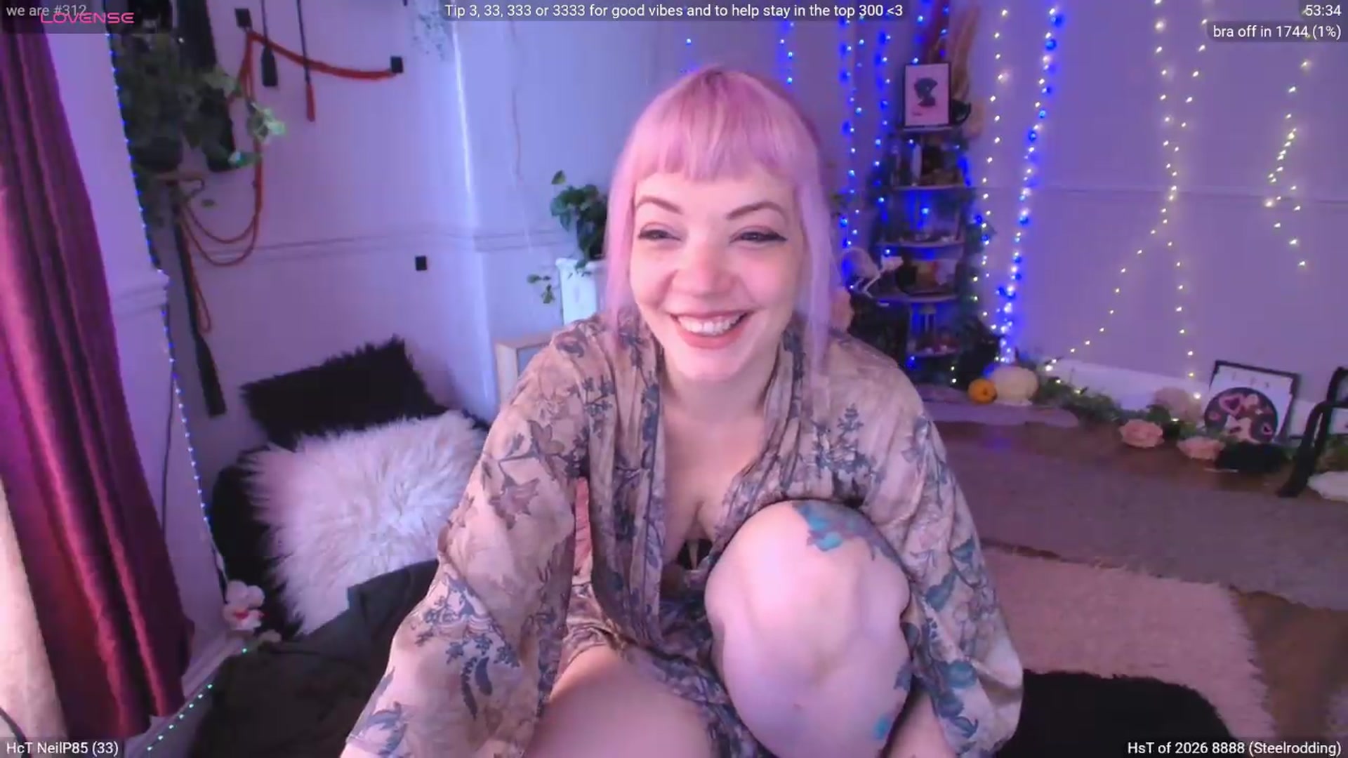 Gallery image thumbnail from LunaWolfie's myfreecams stream on, 07/10/2026, 14:37 image 5 of 20