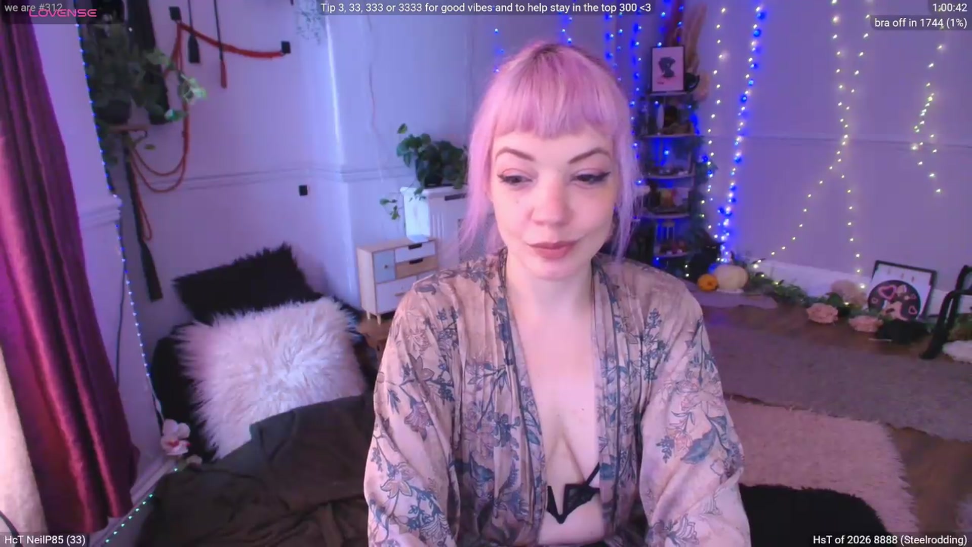 Gallery image thumbnail from LunaWolfie's myfreecams stream on, 07/10/2026, 14:37 image 3 of 20