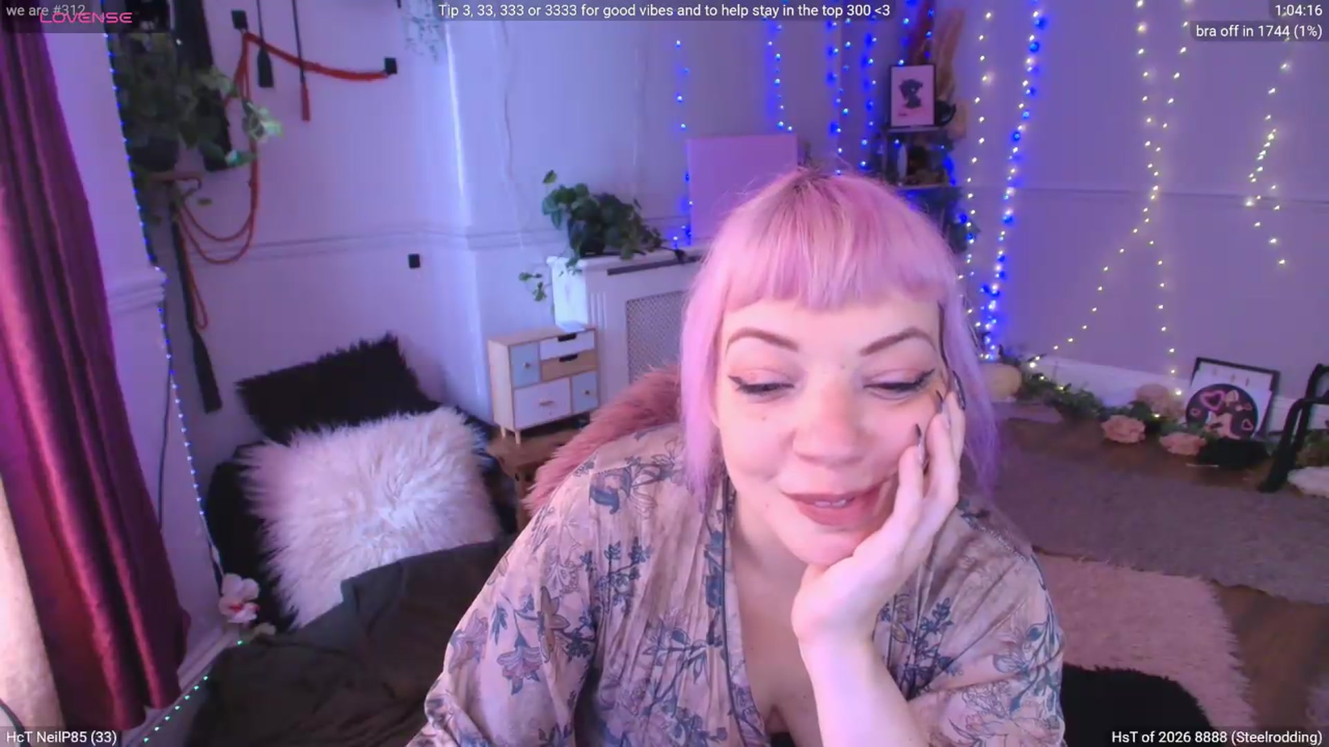 Gallery image thumbnail from LunaWolfie's myfreecams stream on, 07/10/2026, 14:37 image 2 of 20