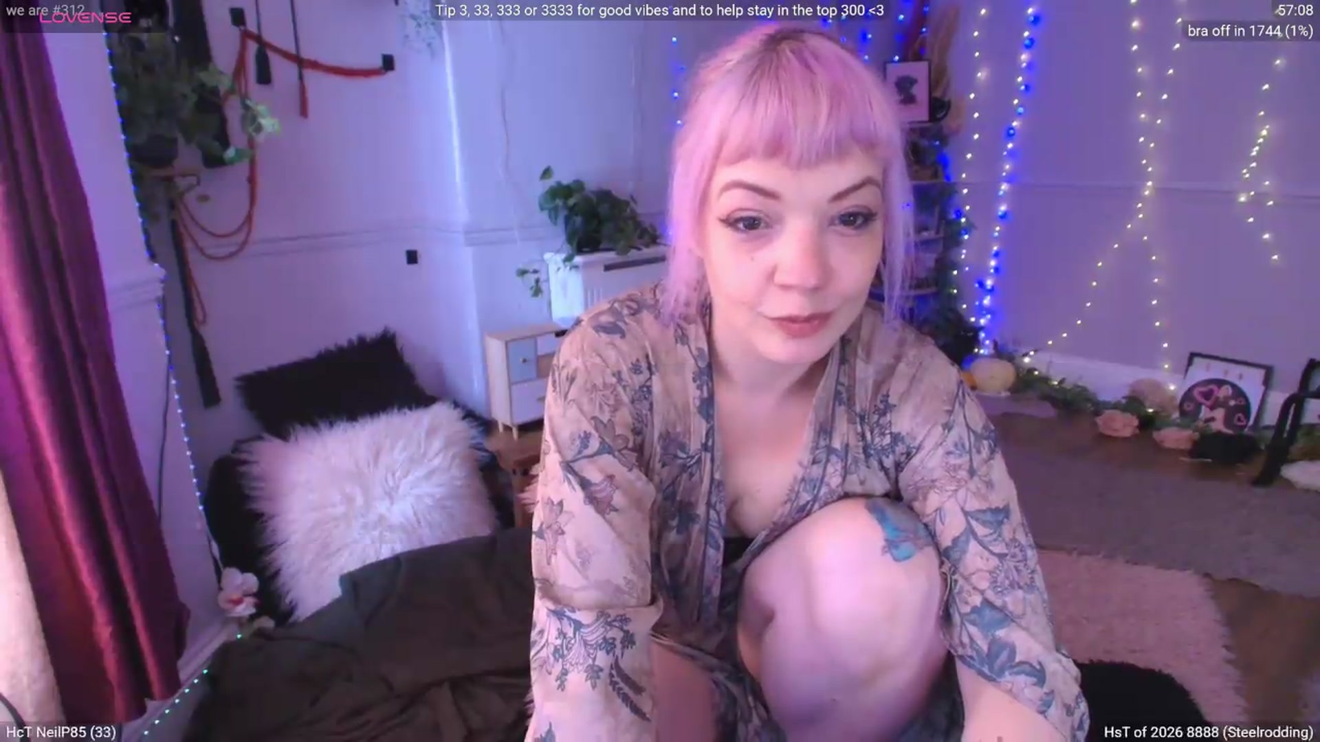 Gallery image thumbnail from LunaWolfie's myfreecams stream on, 07/10/2026, 14:37 image 4 of 20