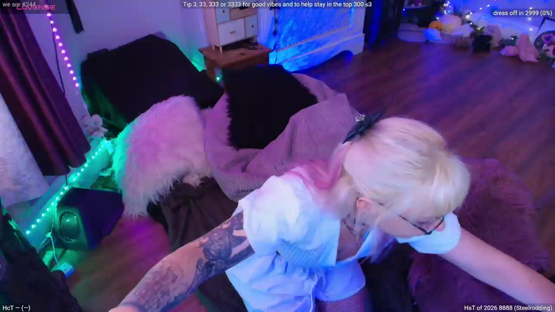 Gallery image thumbnail from LunaWolfie's myfreecams stream on, 07/27/2026, 16:11 image 1 of 20
