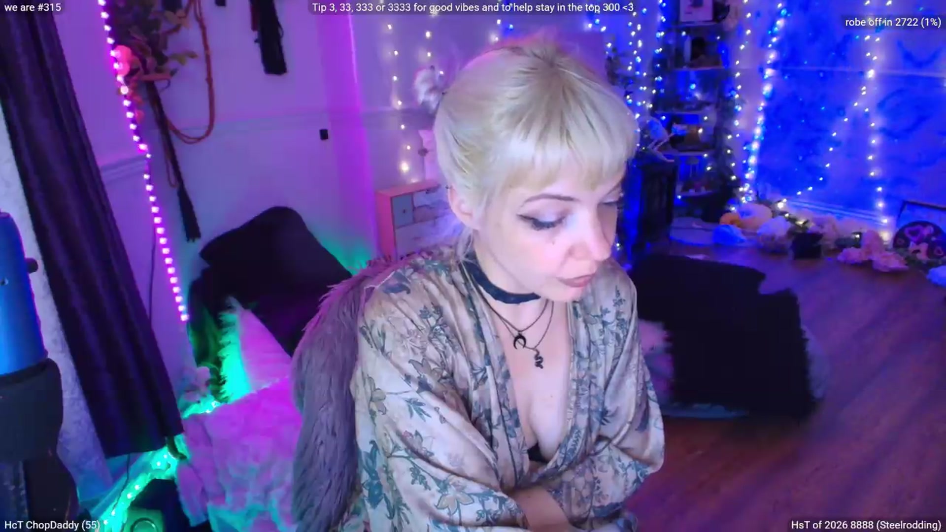 Gallery image thumbnail from LunaWolfie's myfreecams stream on, 07/28/2026, 23:43 image 14 of 20