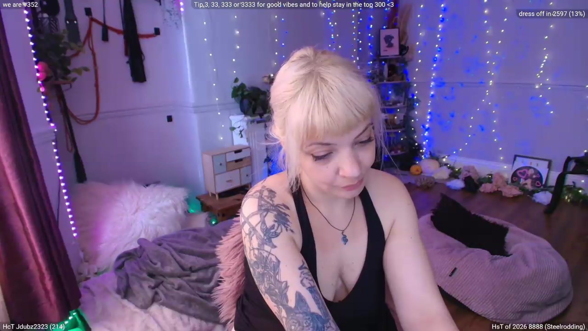 Gallery image thumbnail from LunaWolfie's myfreecams stream on, 07/31/2026, 13:18 image 13 of 20