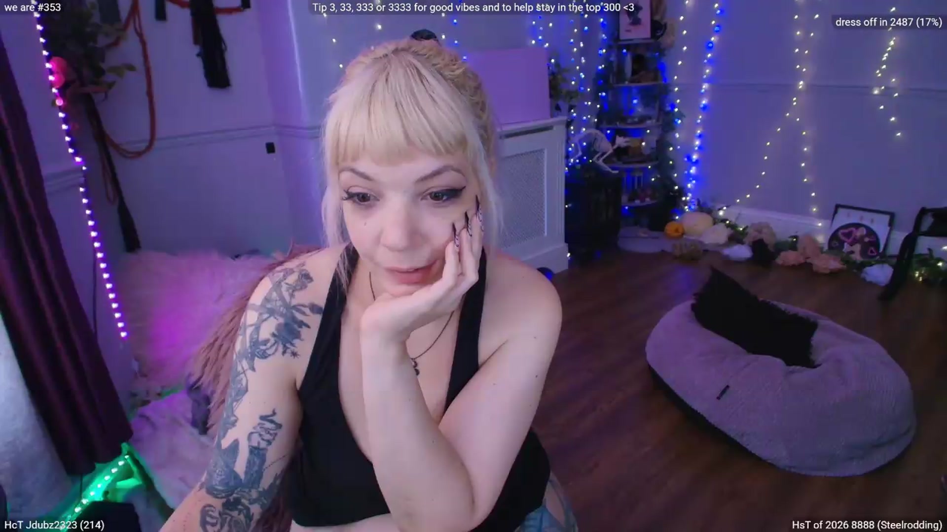 Gallery image thumbnail from LunaWolfie's myfreecams stream on, 07/31/2026, 16:02 image 17 of 20