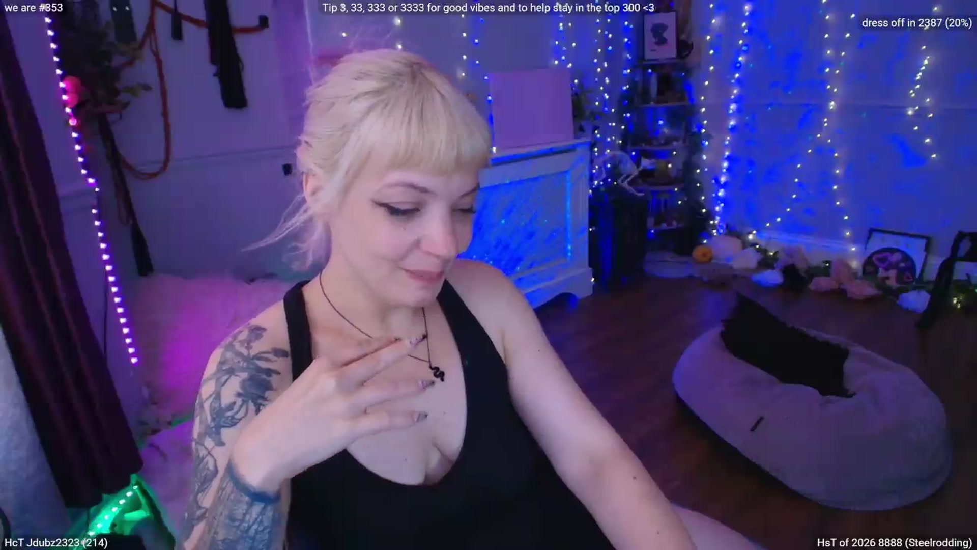Gallery image thumbnail from LunaWolfie's myfreecams stream on, 07/31/2026, 18:36 image 9 of 20