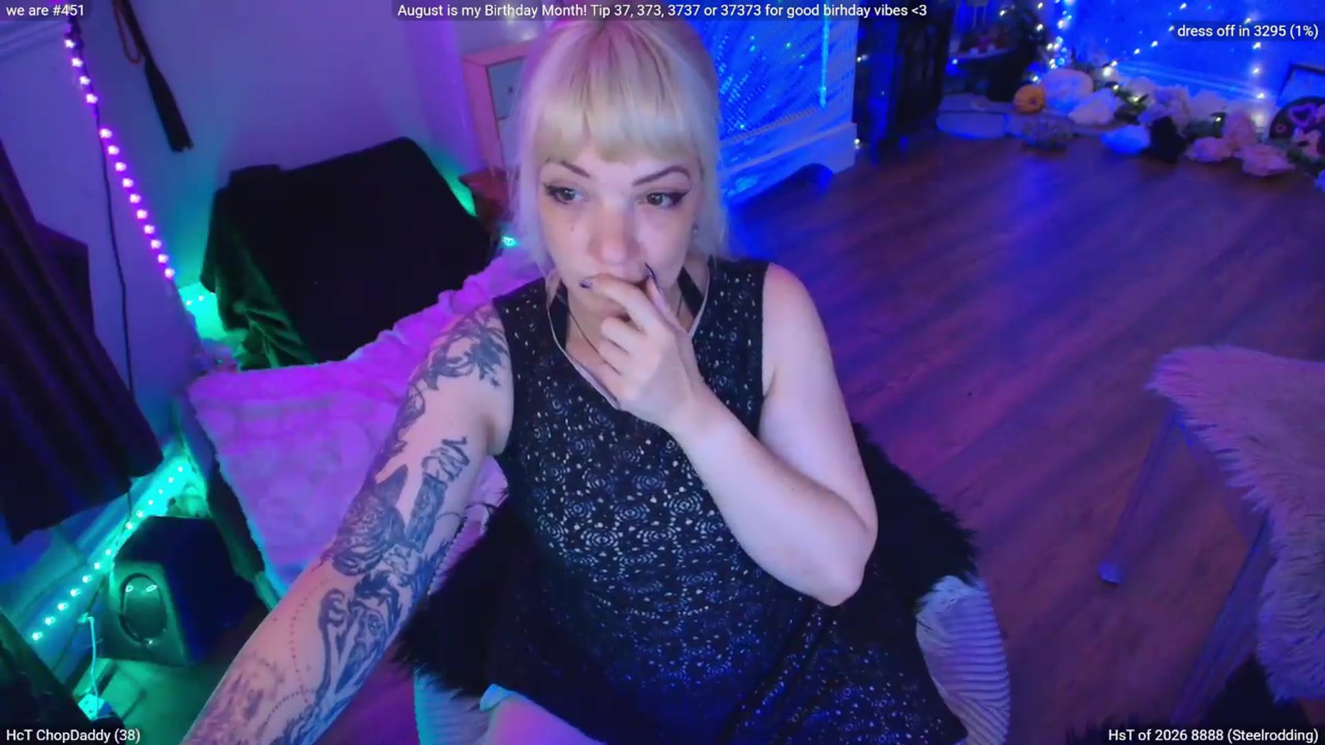 Gallery image thumbnail from LunaWolfie's myfreecams stream on, 08/03/2026, 21:06 image 4 of 20