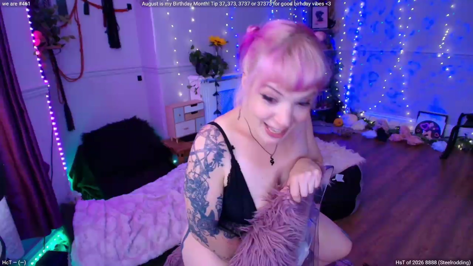 Gallery image thumbnail from LunaWolfie's myfreecams stream on, 08/06/2026, 18:31 image 10 of 20