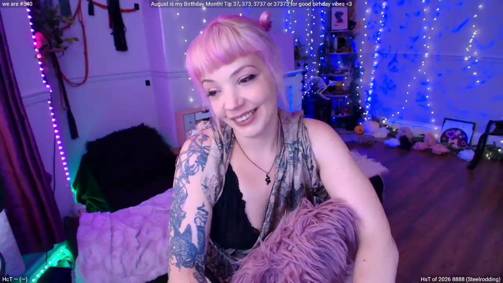 Gallery image thumbnail from LunaWolfie's myfreecams stream on, 08/06/2026, 18:31 image 4 of 20