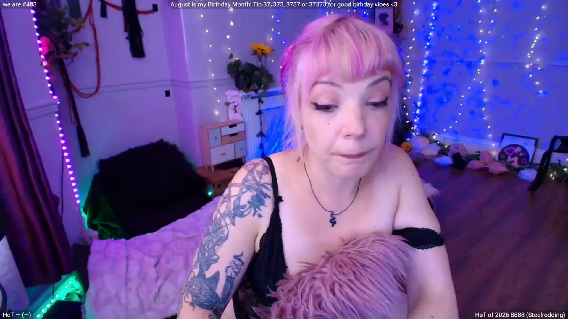 Gallery image thumbnail from LunaWolfie's myfreecams stream on, 08/06/2026, 18:31 image 9 of 20