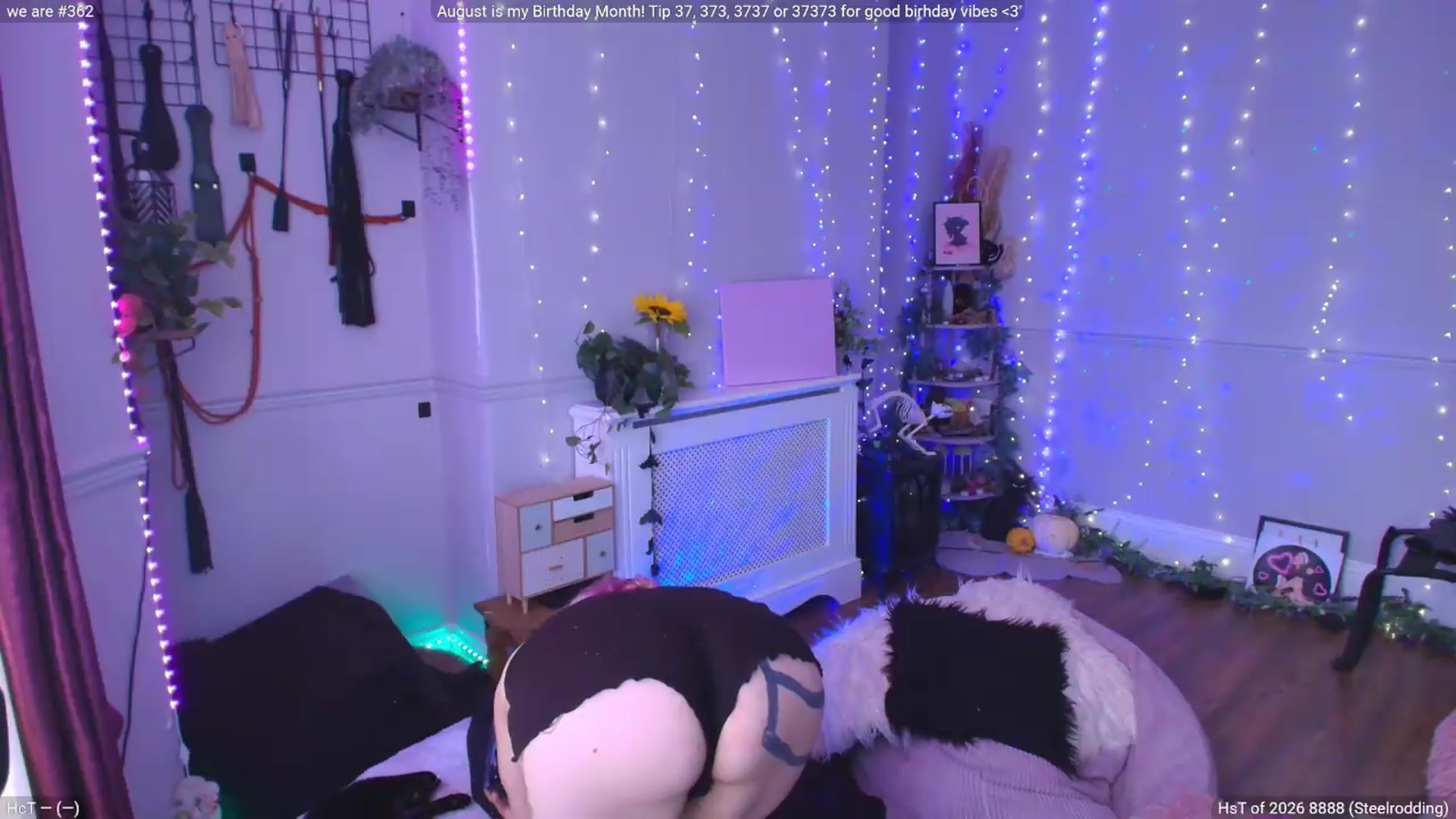 Gallery image thumbnail from LunaWolfie's myfreecams stream on, 08/09/2026, 12:32 image 16 of 20