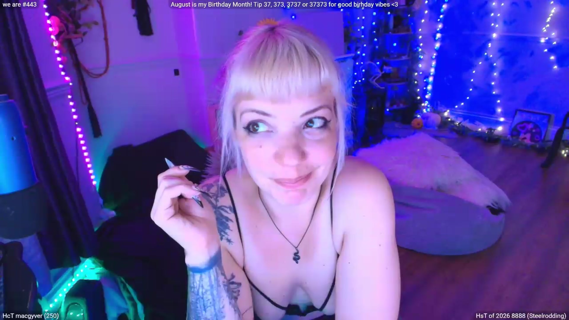 Gallery image thumbnail from LunaWolfie's myfreecams stream on, 08/11/2026, 23:41 image 18 of 20