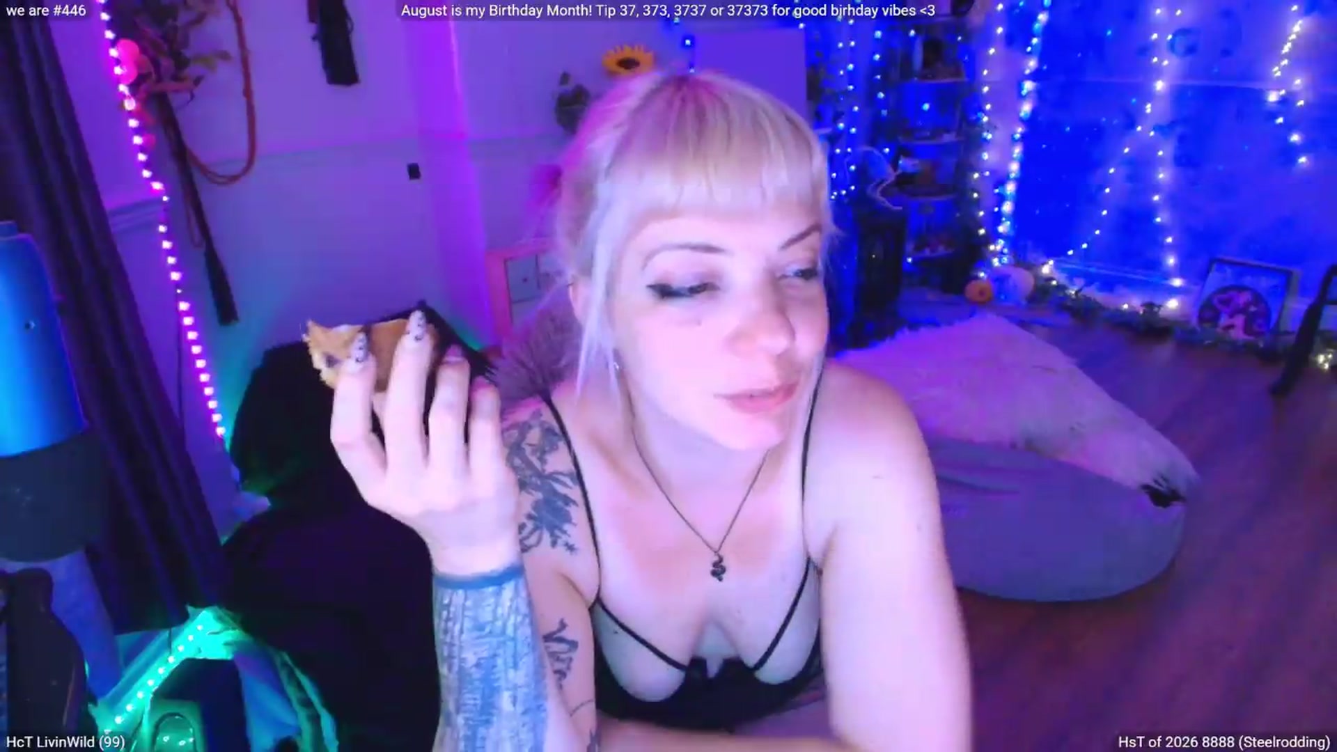 Gallery image thumbnail from LunaWolfie's myfreecams stream on, 08/11/2026, 23:41 image 17 of 20