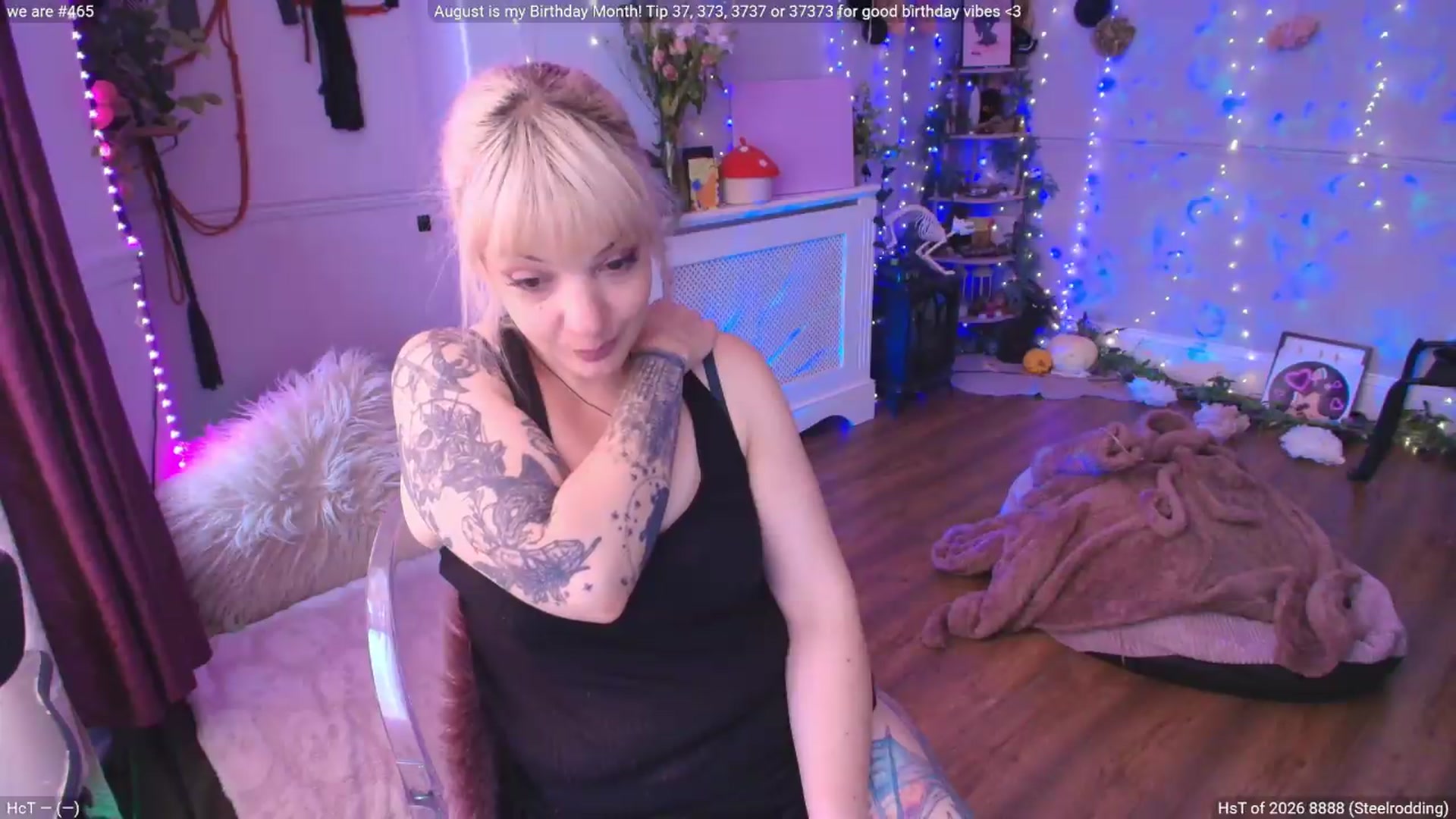 Gallery image thumbnail from LunaWolfie's myfreecams stream on, 08/22/2026, 14:49 image 15 of 20