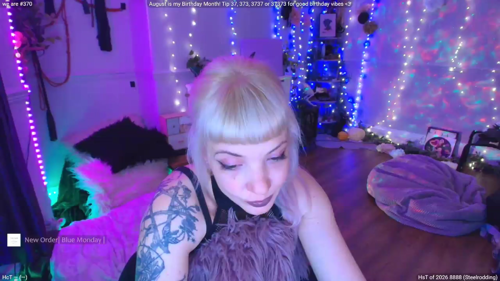 Gallery image thumbnail from LunaWolfie's myfreecams stream on, 08/31/2026, 19:51 image 16 of 20
