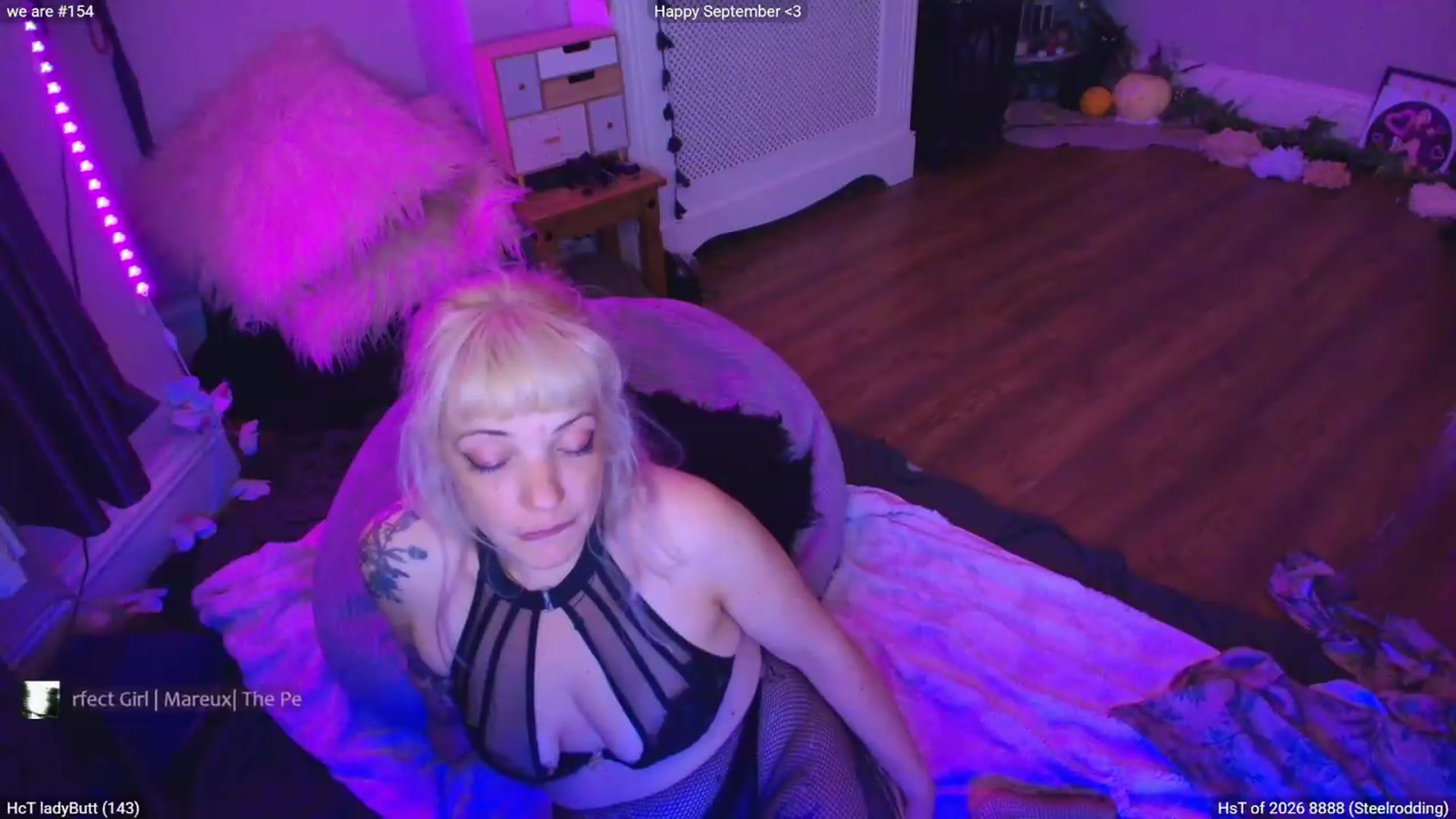 Gallery image thumbnail from LunaWolfie's myfreecams stream on, 09/04/2026, 24:18 image 16 of 20