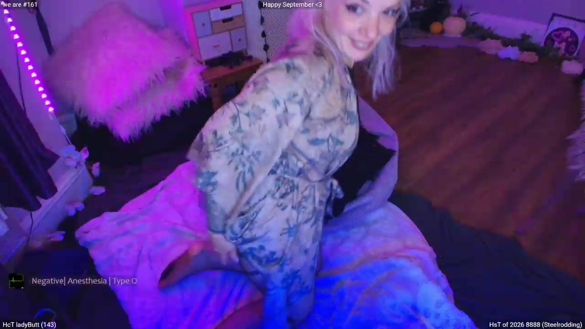 Gallery image thumbnail from LunaWolfie's myfreecams stream on, 09/04/2026, 24:18 image 2 of 20