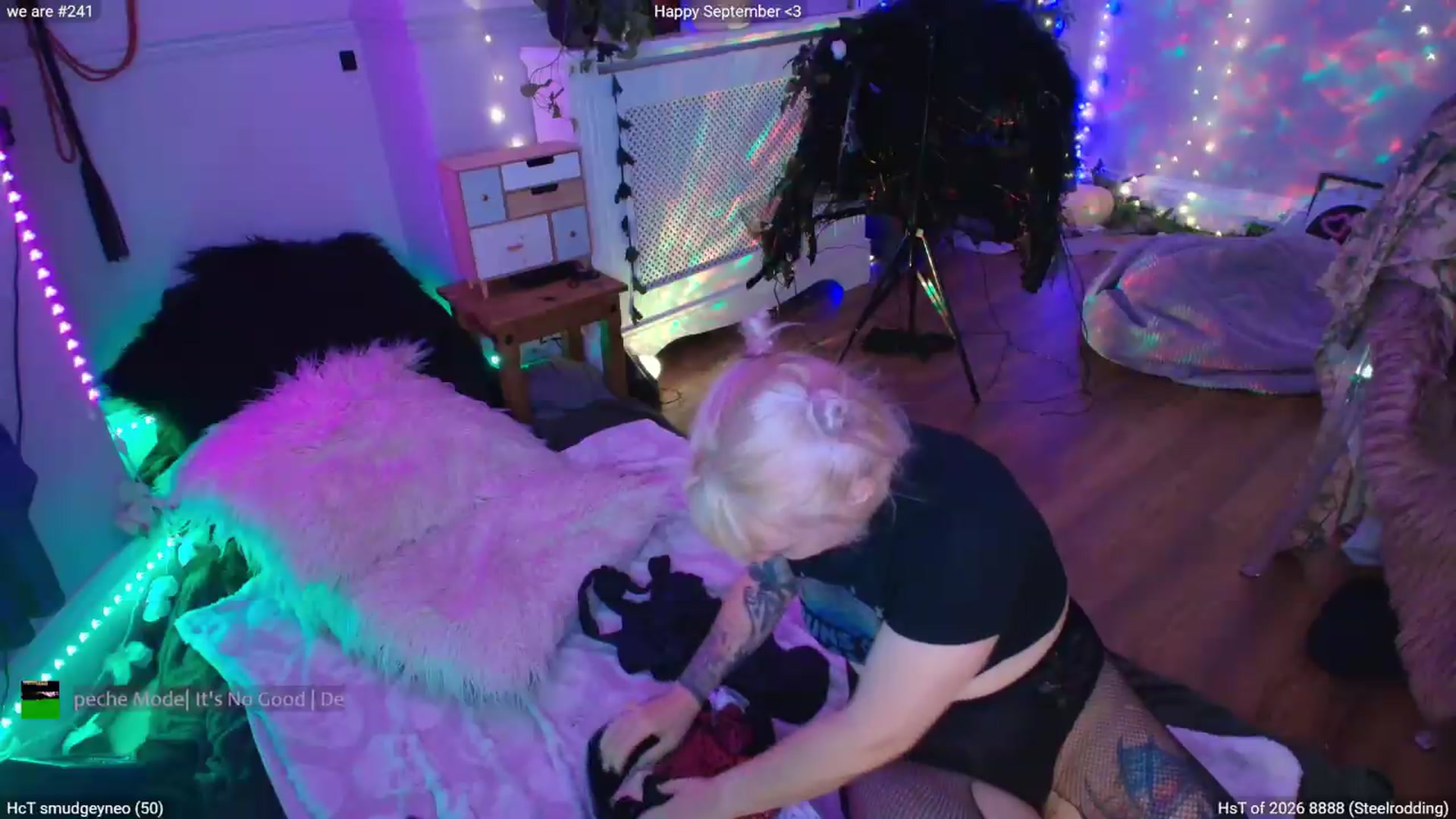 Gallery image thumbnail from LunaWolfie's myfreecams stream on, 09/08/2026, 20:38 image 20 of 20