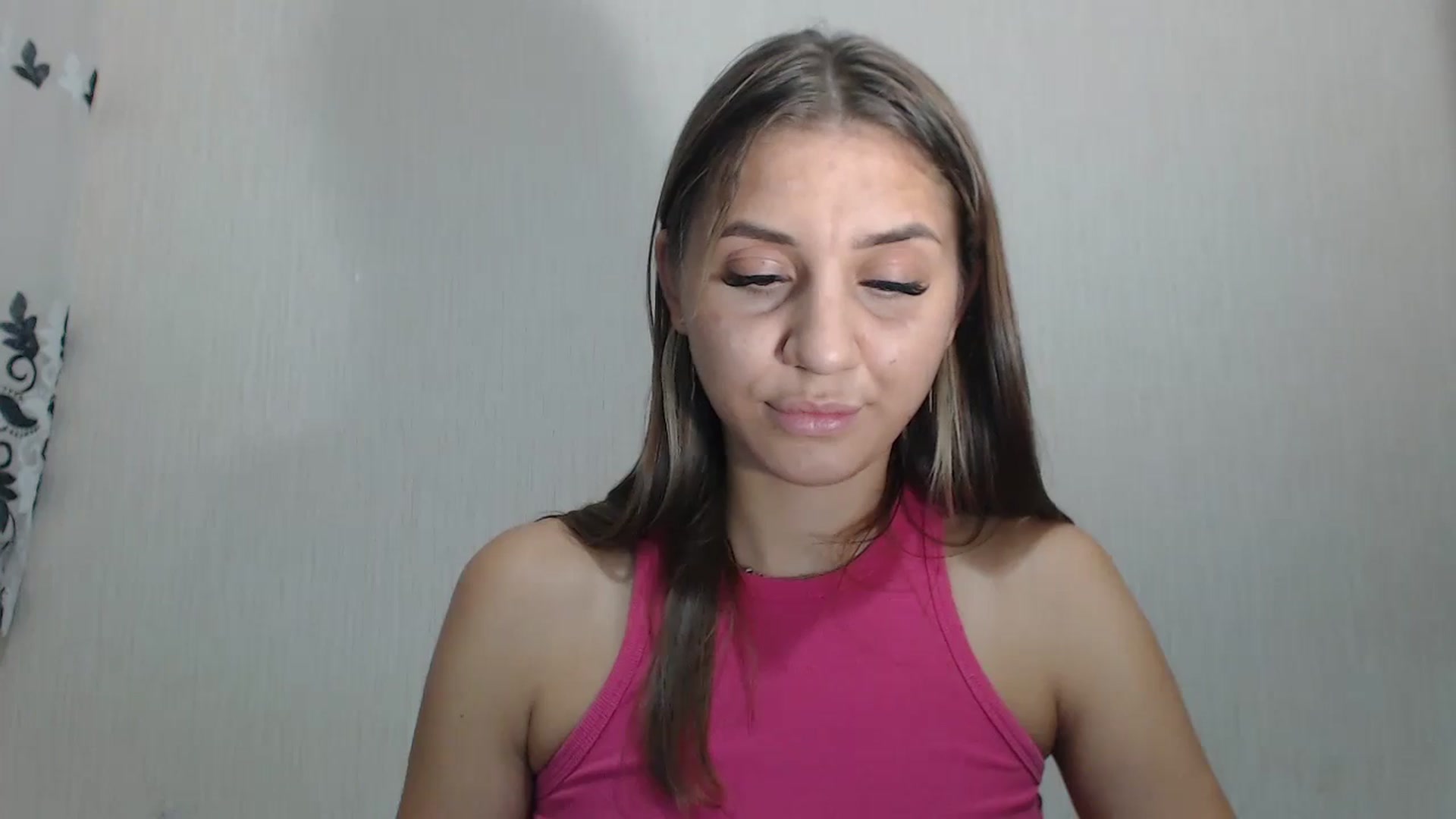 Gallery image thumbnail from LunaXxxX's myfreecams stream on, 08/31/2024, 18:06 image 10 of 20