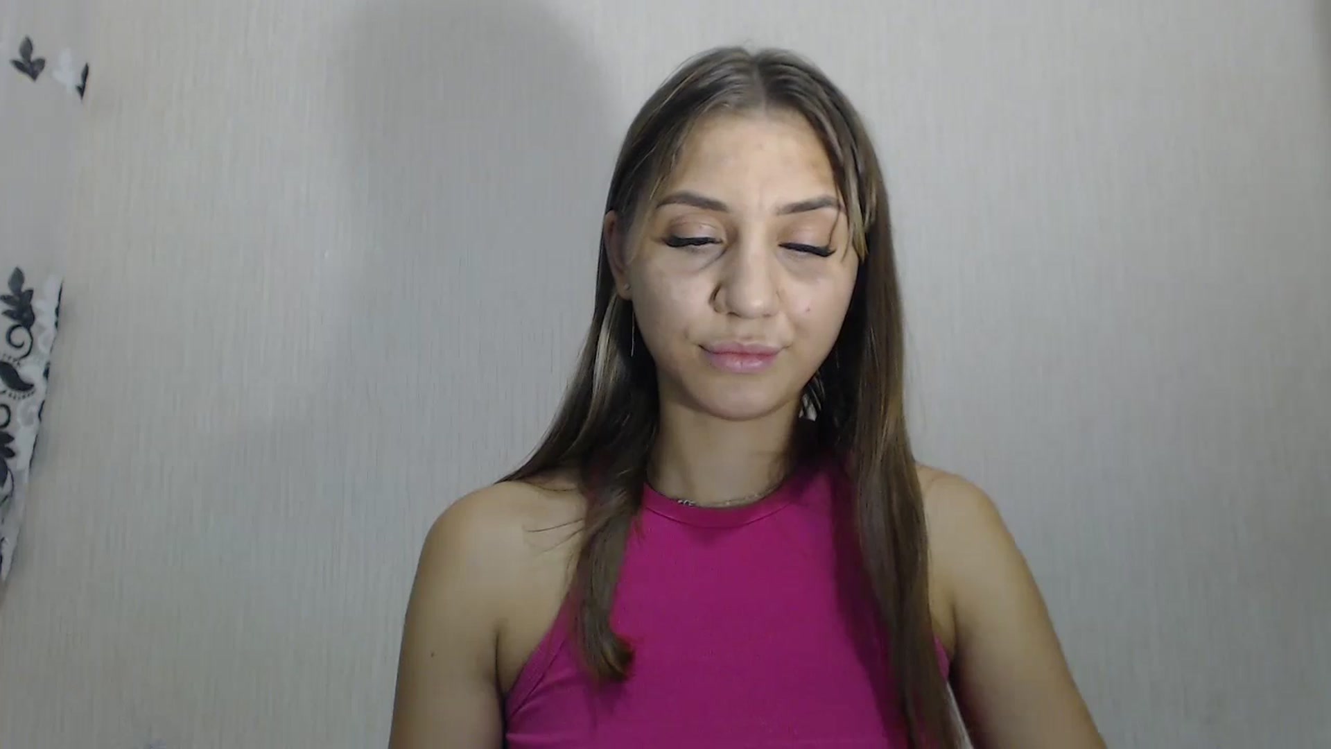 Gallery image thumbnail from LunaXxxX's myfreecams stream on, 08/31/2024, 18:06 image 5 of 20
