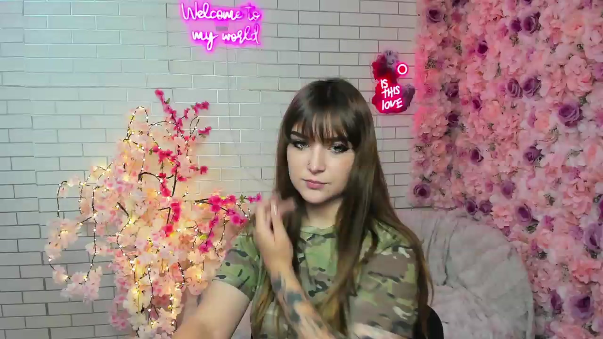 Gallery image thumbnail from Luna_Blade's myfreecams stream on, 09/26/2026, 07:50 image 2 of 20