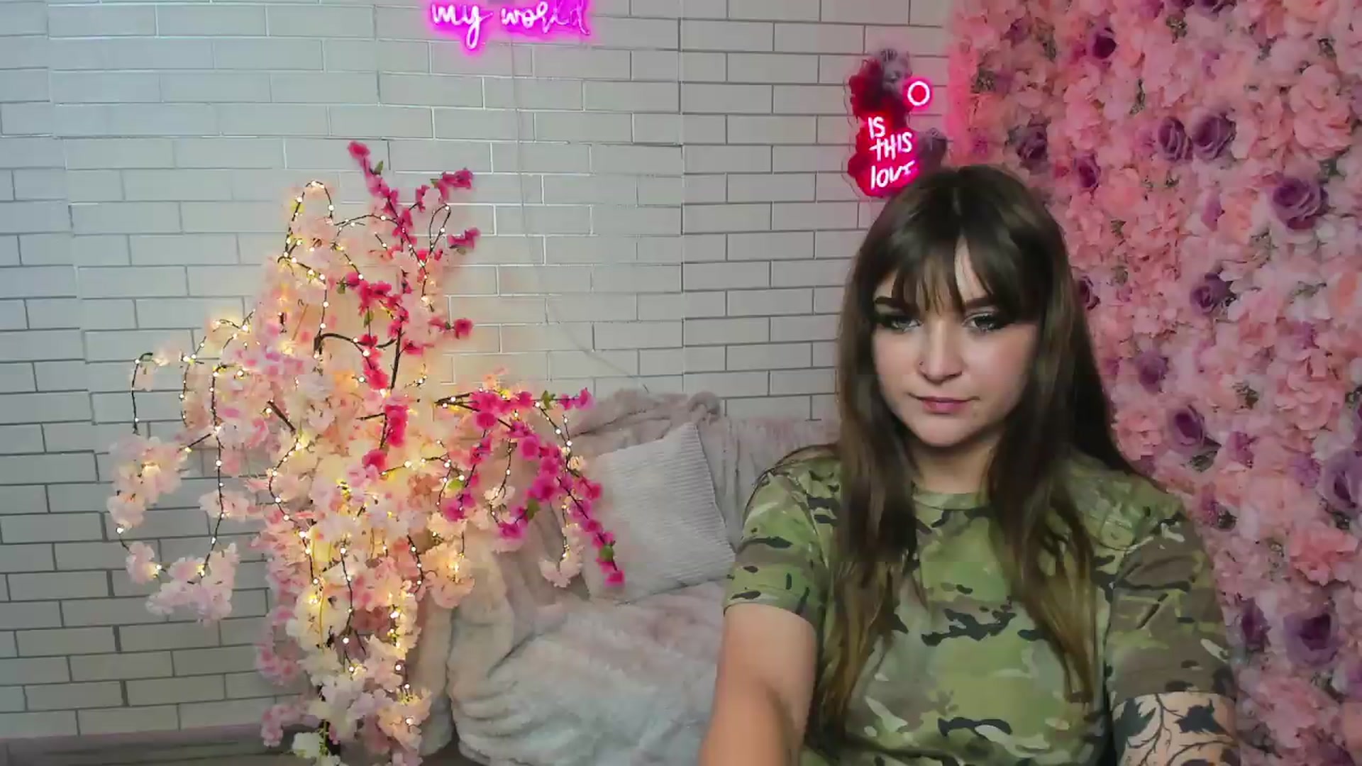 Gallery image thumbnail from Luna_Blade's myfreecams stream on, 09/26/2026, 11:47 image 2 of 20