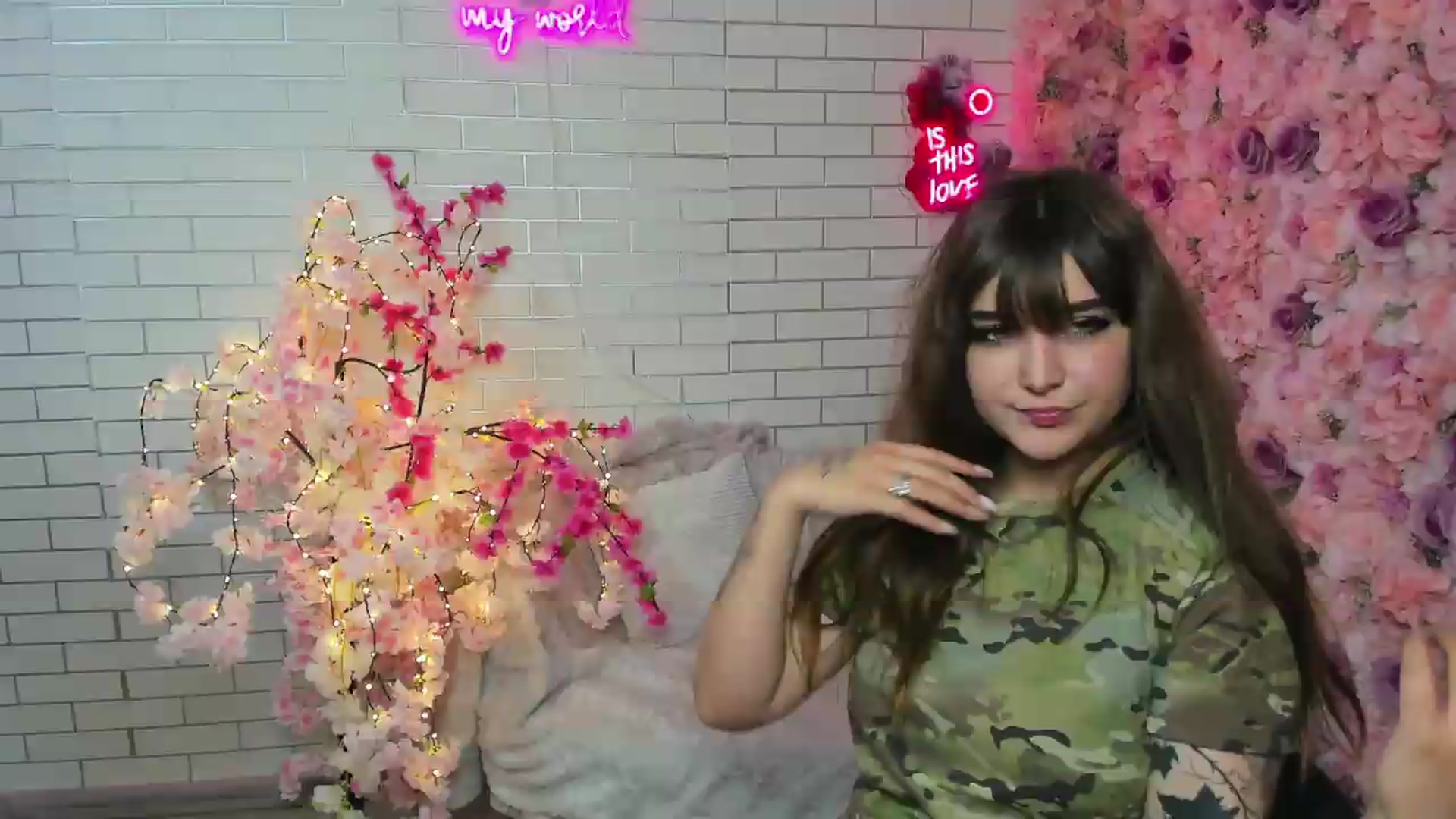 Gallery image thumbnail from Luna_Blade's myfreecams stream on, 09/26/2026, 11:47 image 15 of 20