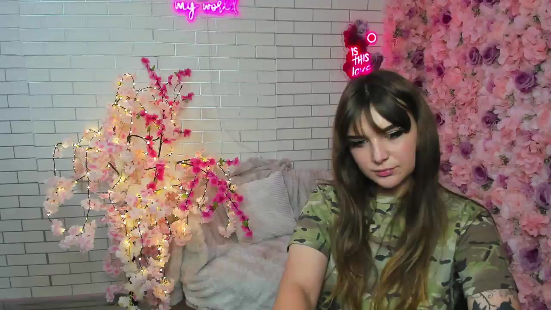 Gallery image thumbnail from Luna_Blade's myfreecams stream on, 09/26/2026, 11:47 image 7 of 20