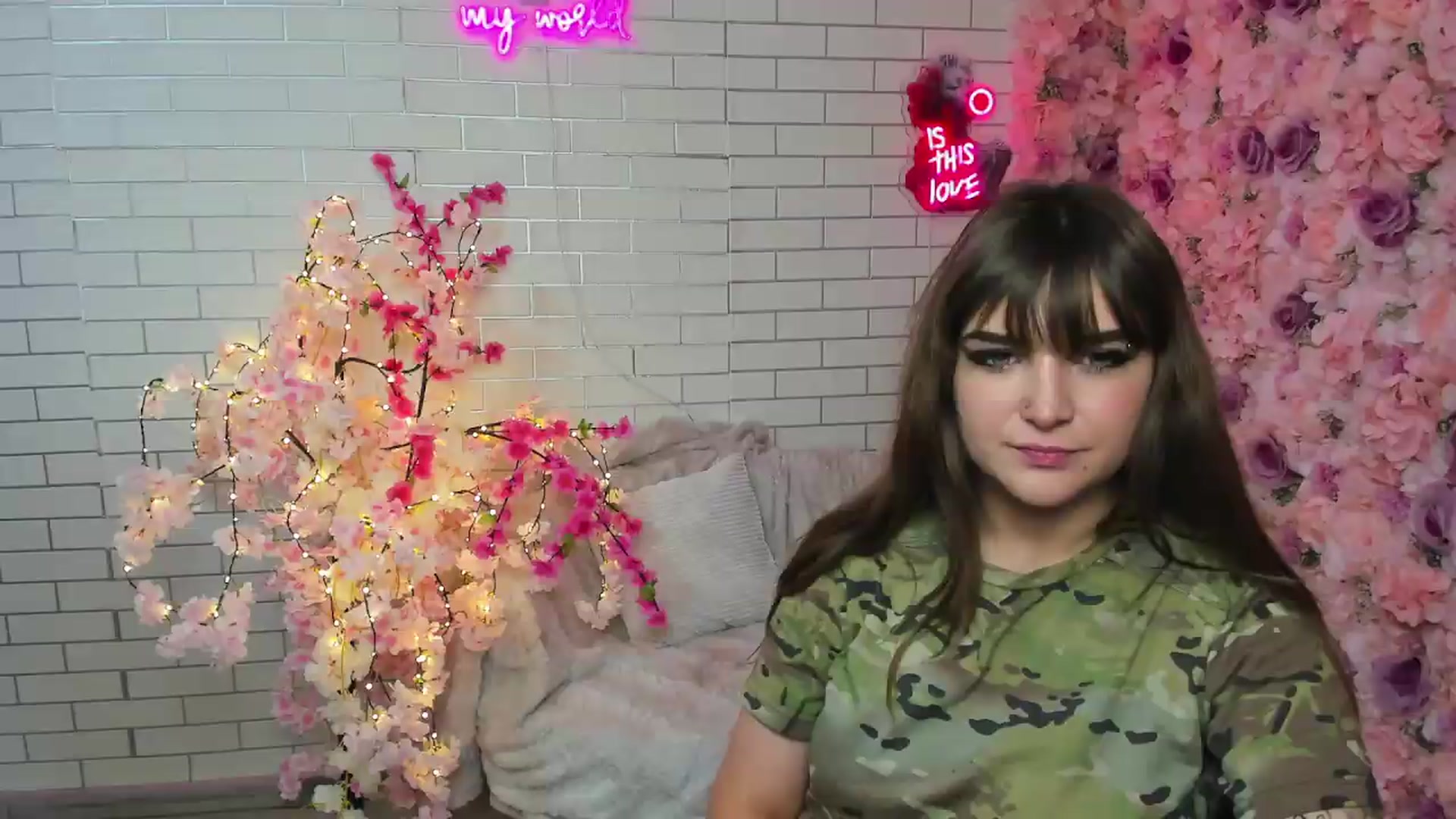 Gallery image thumbnail from Luna_Blade's myfreecams stream on, 09/26/2026, 11:47 image 19 of 20