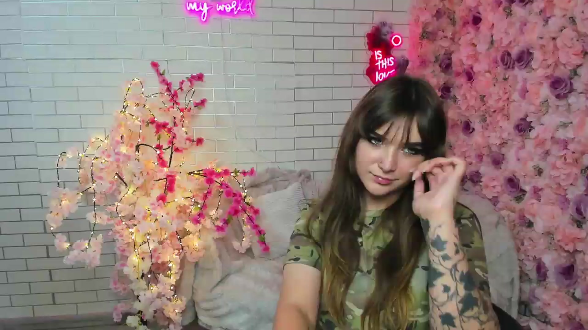 Gallery image thumbnail from Luna_Blade's myfreecams stream on, 09/26/2026, 11:47 image 8 of 20