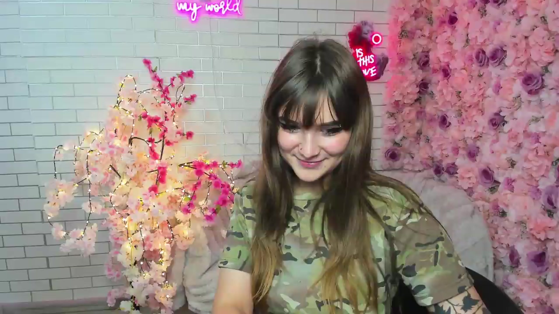Gallery image thumbnail from Luna_Blade's myfreecams stream on, 09/26/2026, 11:47 image 14 of 20