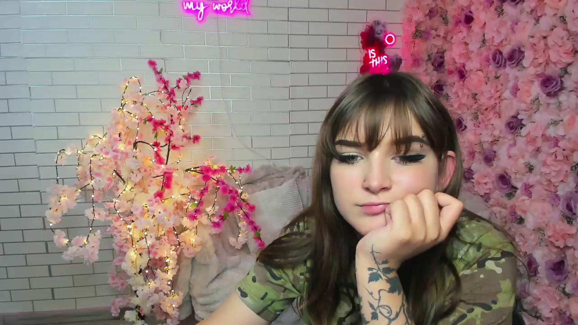 Gallery image thumbnail from Luna_Blade's myfreecams stream on, 09/26/2026, 11:47 image 10 of 20