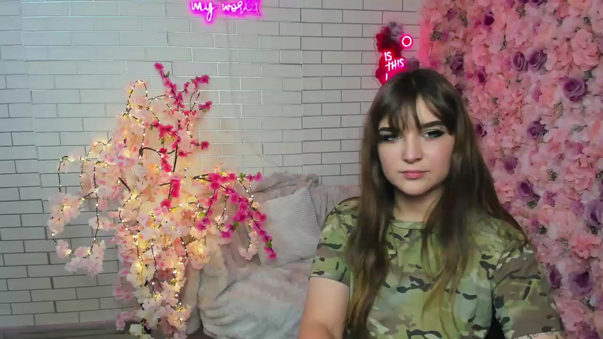 Gallery image thumbnail from Luna_Blade's myfreecams stream on, 09/26/2026, 11:47 image 3 of 20