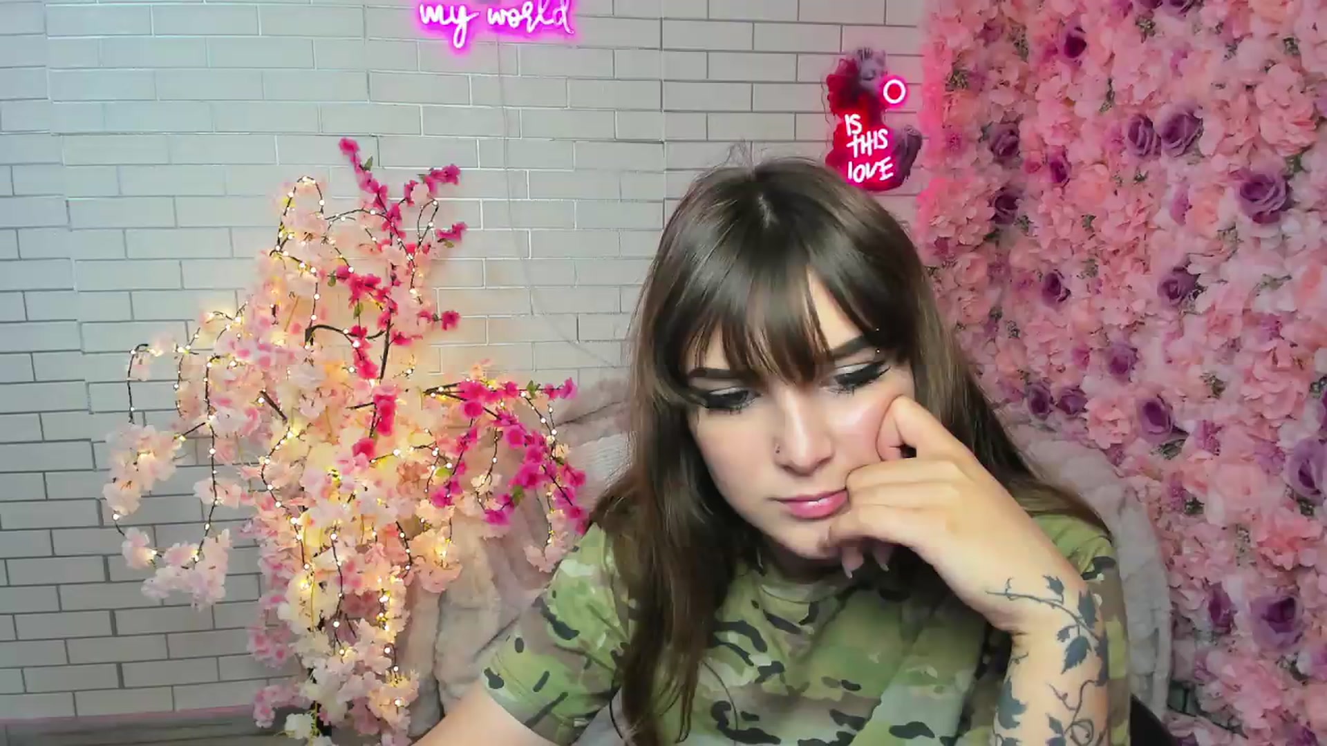 Gallery image thumbnail from Luna_Blade's myfreecams stream on, 09/26/2026, 11:47 image 18 of 20