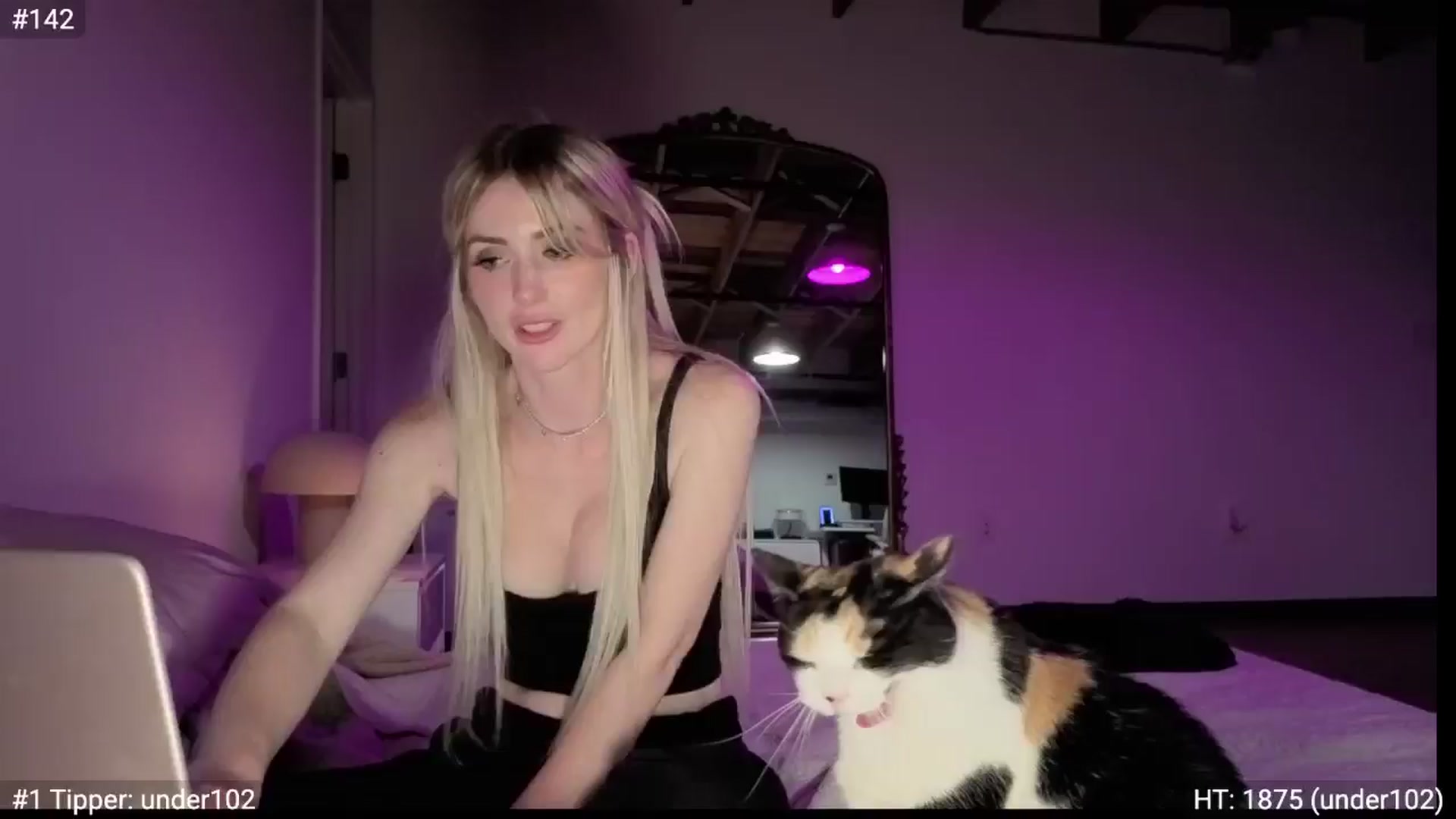 Gallery image thumbnail from Luna_Faye_'s myfreecams stream on, 04/20/2026, 04:34 image 10 of 20