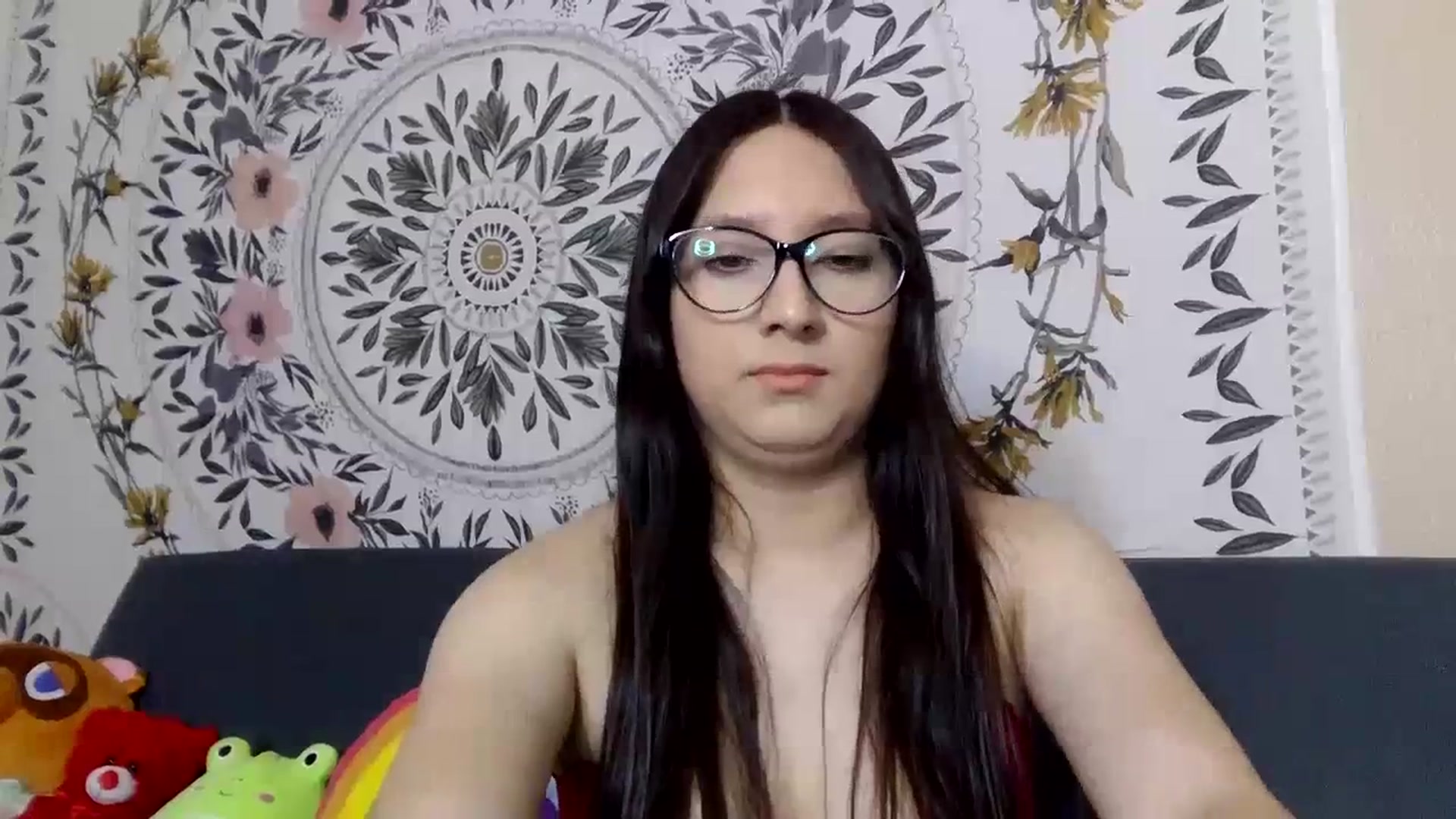 Gallery image thumbnail from Luna_Fox_'s myfreecams stream on, 06/15/2023, 01:27 image 17 of 20