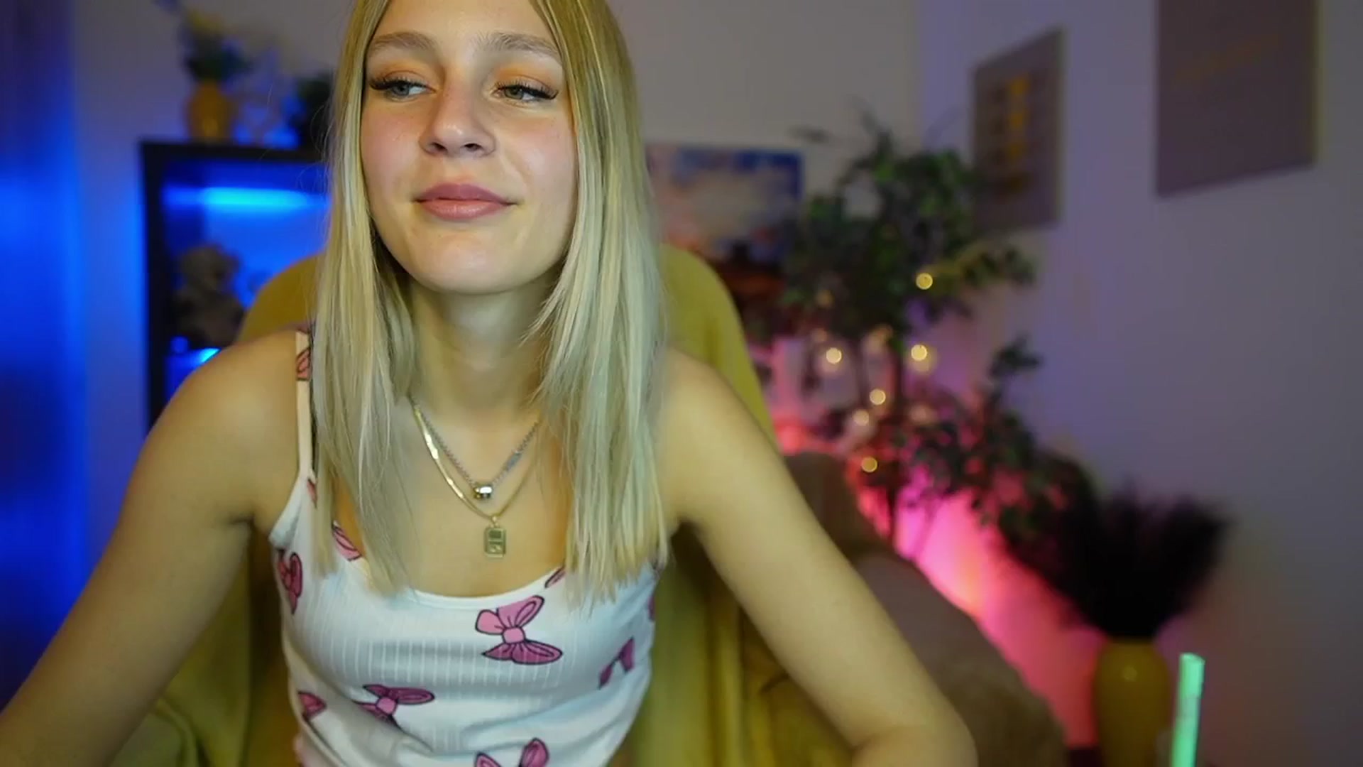 Gallery image thumbnail from Luna_Grace18's myfreecams stream on, 03/21/2026, 16:46 image 3 of 20