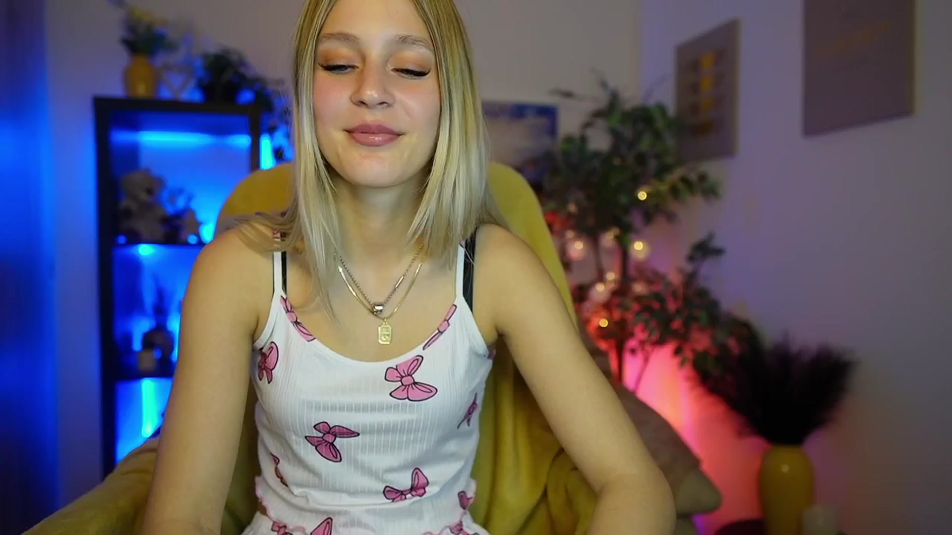 Gallery image thumbnail from Luna_Grace18's myfreecams stream on, 03/21/2026, 18:15 image 9 of 20