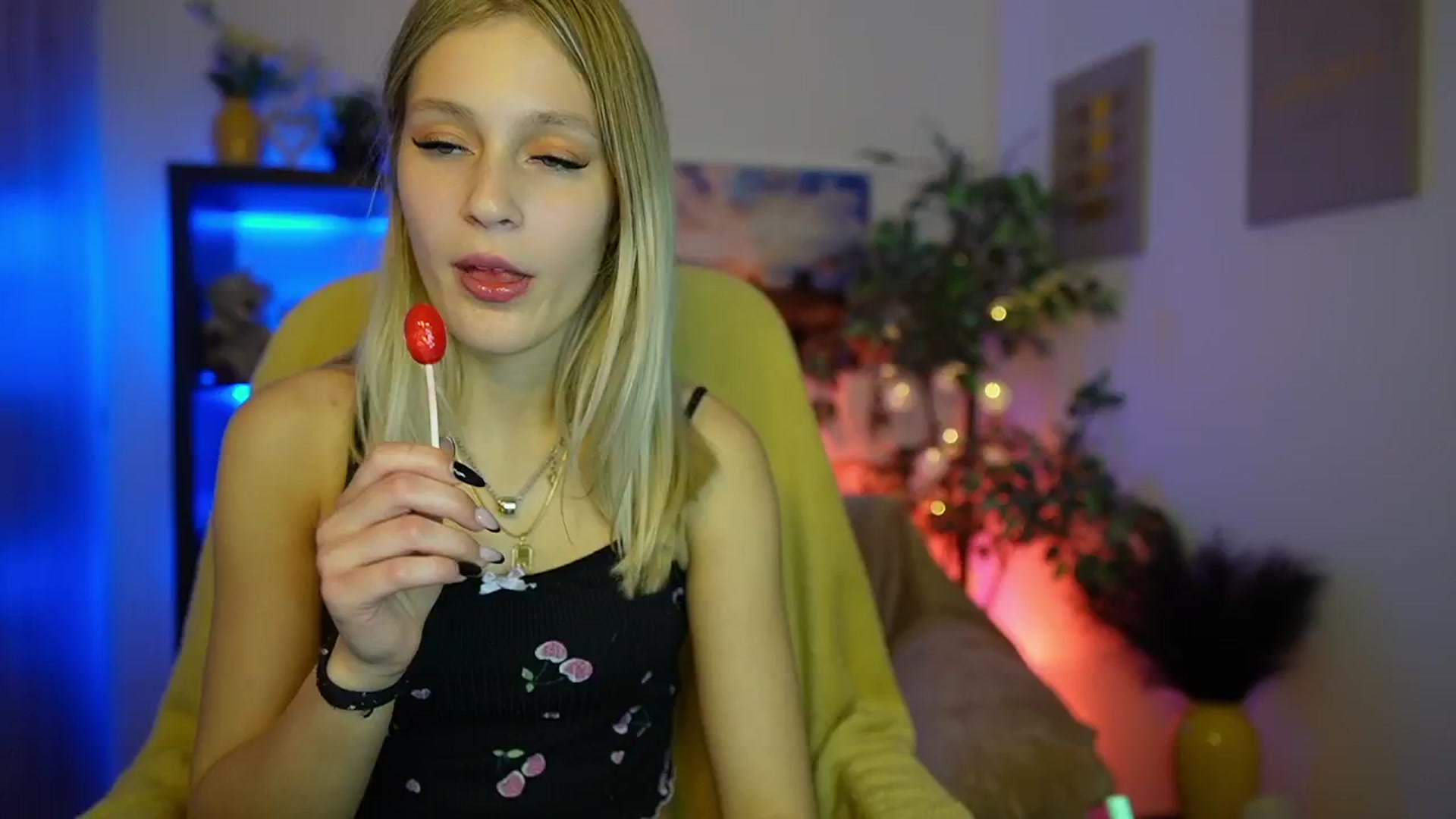 Gallery image thumbnail from Luna_Grace18's myfreecams stream on, 03/22/2026, 14:55 image 2 of 20